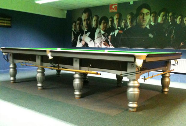 FULL SIZE RILEY ARISTOCRAT MATCH SNOOKER TABLE